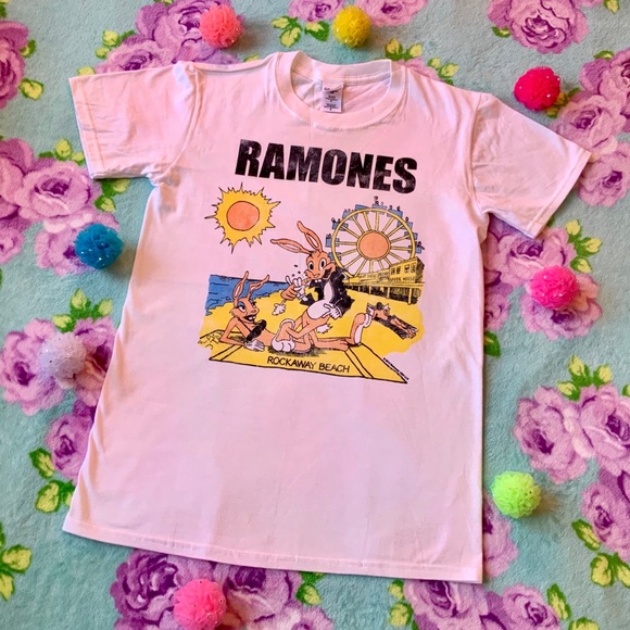 Gildan Tops - Ramones Rockaway Beach Punk Rock T Shirt White S